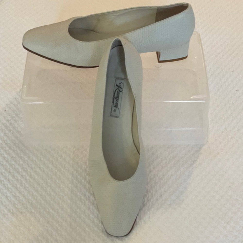 Rangoni of Florence Leather Flats